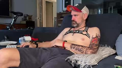 Snapshot of yournewfavourite chatting on May 22, 7:48 am newcastle72 online show from May 22, 7:48 am