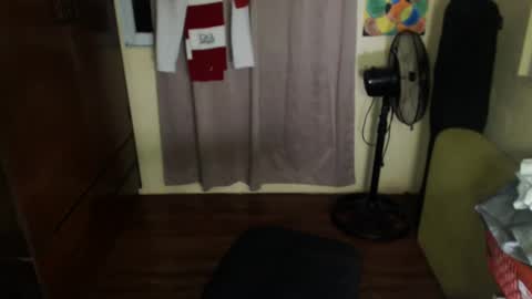 Snapshot of yourpinoy chatting on December 16, 2:05 pm Iring online show from December 16, 2:05 pm