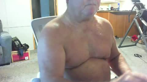 Snapshot of yourpoppi55 chatting on June 15, 11:45 am yourpoppi55 online show from June 15, 11:45 am