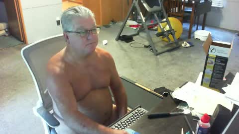 yourpoppi55 online show from June 27, 12:33 pm