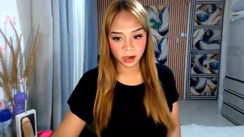 Snapshot of yourqueen_kaye chatting on May 26, 1:56 am kaye online show from May 26, 1:56 am