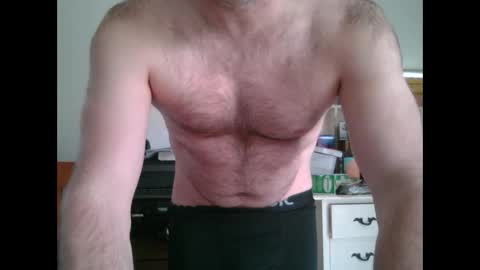 Snapshot of yourretroguy chatting on November 25, 1:27 am yourretroguy online show from November 25, 1:27 am