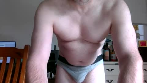 Snapshot of yourretroguy chatting on March 29, 11:49 pm yourretroguy online show from March 29, 11:49 pm