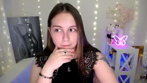 Snapshot of yours_piece_of_happiness_ chatting on June 11, 5:38 am Happy online show from June 11, 5:38 am