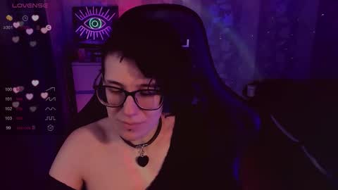 Snapshot of yourscosmic chatting on November 6, 11:00 am Yours Cosmic online show from November 6, 11:00 am