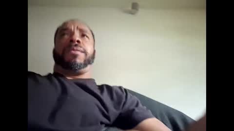 Snapshot of yoursexydaddy8181 chatting on June 1, 5:36 pm yoursexydaddy8181 online show from June 1, 5:36 pm