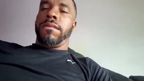Snapshot of yoursexydaddy8181 chatting on June 18, 4:00 pm yoursexydaddy8181 online show from June 18, 4:00 pm