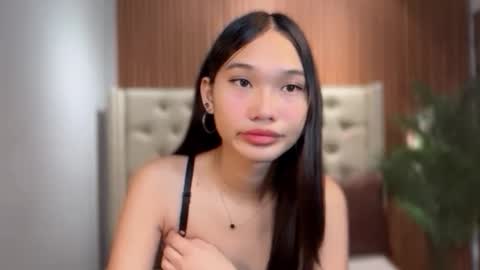 yoursluttyashxx online show from March 12, 5:19 pm
