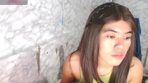 Snapshot of yoursweet_asian20 chatting on June 23, 5:49 am Maddie online show from June 23, 5:49 am