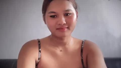 yoursweetgirl_zia online show from May 13, 4:21 am