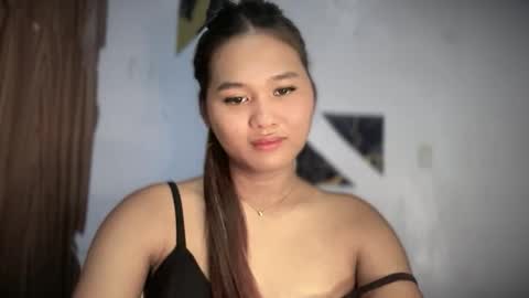 yoursweetgirl_zia online show from May 16, 6:21 am
