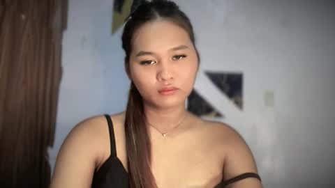 yoursweetgirl_zia online show from May 16, 6:32 am