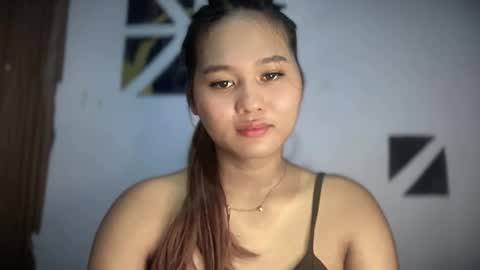 yoursweetgirl_zia online show from May 17, 5:05 am