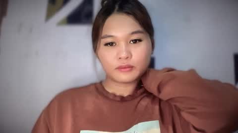 yoursweetgirl_zia online show from June 6, 8:52 am