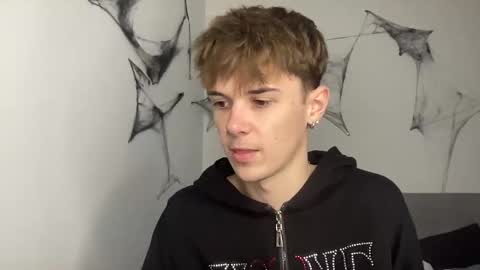 yoursweetyguy online show from November 21, 12:48 pm