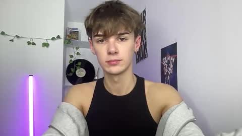 yoursweetyguy online show from April 28, 6:02 pm