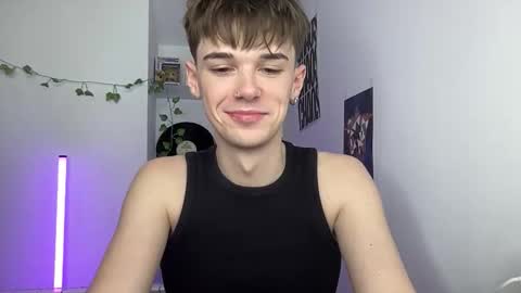 yoursweetyguy online show from May 13, 10:49 pm