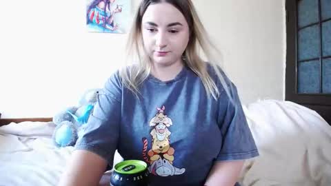 Snapshot of yourswetiegirl chatting on June 9, 8:48 am Sofia online show from June 9, 8:48 am