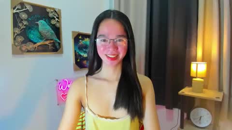 yourtinybunny online show from April 29, 10:19 am