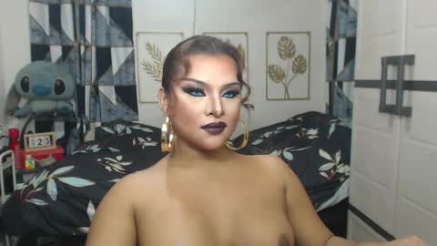 Snapshot of yourtrannyqueenxxx chatting on May 23, 12:27 am Anastacia Grey online show from May 23, 12:27 am