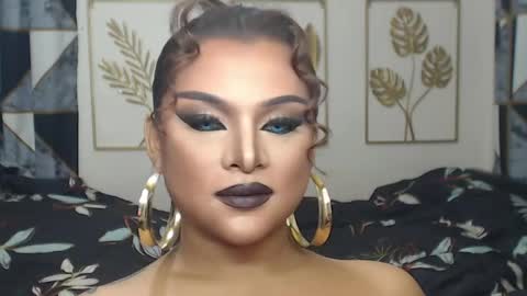 Snapshot of yourtrannyqueenxxx chatting on June 1, 11:17 pm Anastacia Grey online show from June 1, 11:17 pm