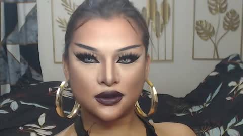 Snapshot of yourtrannyqueenxxx chatting on June 14, 7:10 am Anastacia Grey online show from June 14, 7:10 am