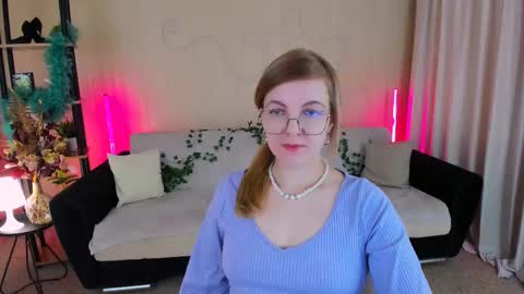 Snapshot of youruniverser chatting on November 17, 9:26 am Alice online show from November 17, 9:26 am