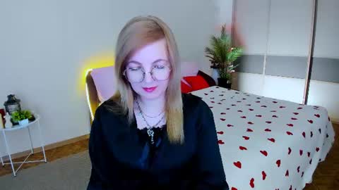Alice online show from June 15, 9:22 am