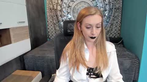 Snapshot of yourvenus00 chatting on July 7, 4:33 pm YourVenus00 -Follow my OF online show from July 7, 4:33 pm