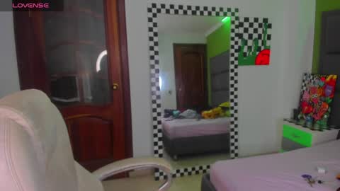 Snapshot of yourvirtualgirlfriennd chatting on March 30, 12:44 am GI online show from March 30, 12:44 am