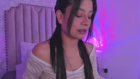 Snapshot of yourwishisme_val chatting on September 9, 3:50 am Val online show from September 9, 3:50 am