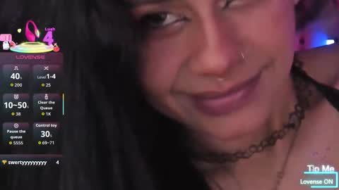 Snapshot of yourwishisme_val chatting on December 4, 4:00 am Val online show from December 4, 4:00 am