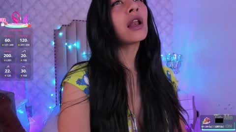 Snapshot of yourwishisme_val chatting on December 14, 3:45 am Val online show from December 14, 3:45 am