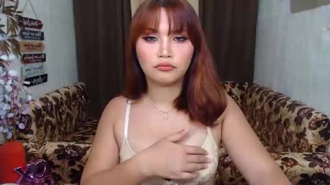 Snapshot of youungsextdeity chatting on April 2, 8:12 am cathy online show from April 2, 8:12 am