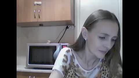 Snapshot of youur_light chatting on January 9, 7:59 pm Youur light online show from January 9, 7:59 pm