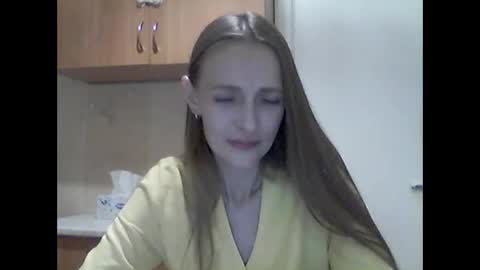 Snapshot of youur_light chatting on March 6, 7:54 pm Youur light online show from March 6, 7:54 pm