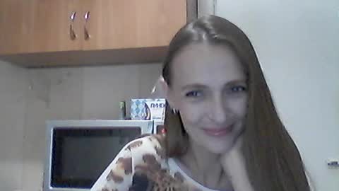 Snapshot of youur_light chatting on June 19, 6:23 pm Youur light online show from June 19, 6:23 pm