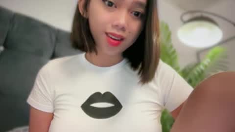 YowgineTheGreat online show from February 23, 12:48 pm