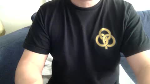 Snapshot of yque2 chatting on January 6, 8:18 pm yque online show from January 6, 8:18 pm