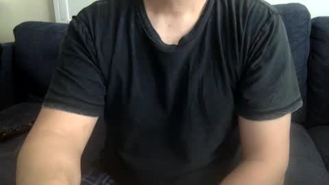 Snapshot of yque2 chatting on February 22, 6:52 pm yque online show from February 22, 6:52 pm