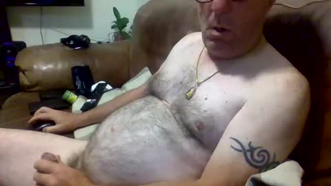 Snapshot of yragbew chatting on August 1, 2:55 am Daddiesgirl online show from August 1, 2:55 am