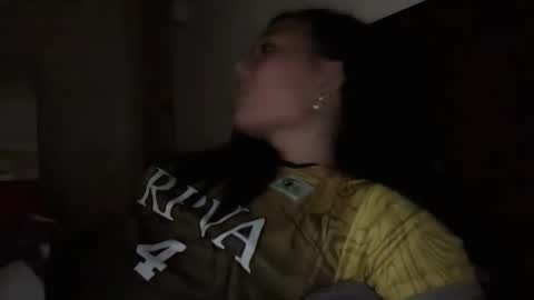 yrdrmgrl_jennie26 online show from November 18, 7:35 am