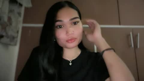 yrdrmgrl_jennie26 online show from November 30, 7:40 pm