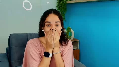 Snapshot of ysenne_josse chatting on May 22, 11:16 am Ysenne online show from May 22, 11:16 am