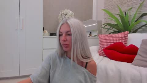 Crazy P online show from May 31, 6:42 am