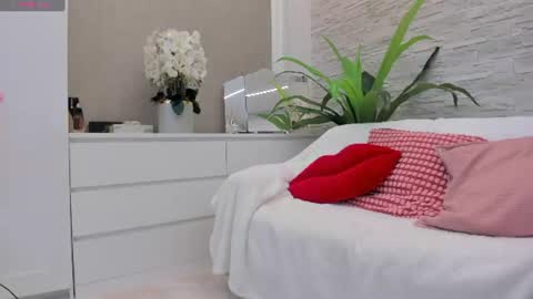 Crazy P online show from July 10, 6:39 am