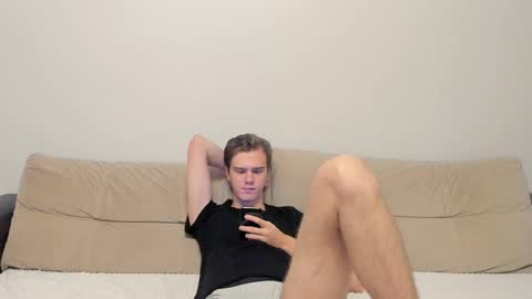 Snapshot of yueslang chatting on October 9, 6:39 pm Yue Lang and Samm online show from October 9, 6:39 pm