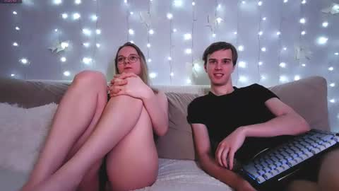 Yue Lang and Samm online show from July 22, 7:05 pm