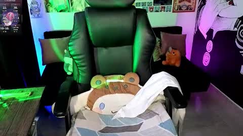    rawr   Anne Independent model      online show from January 15, 8:34 pm