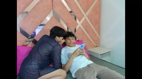 Snapshot of yui_and_rin_ chatting on December 2, 2:17 am Yui Rin online show from December 2, 2:17 am